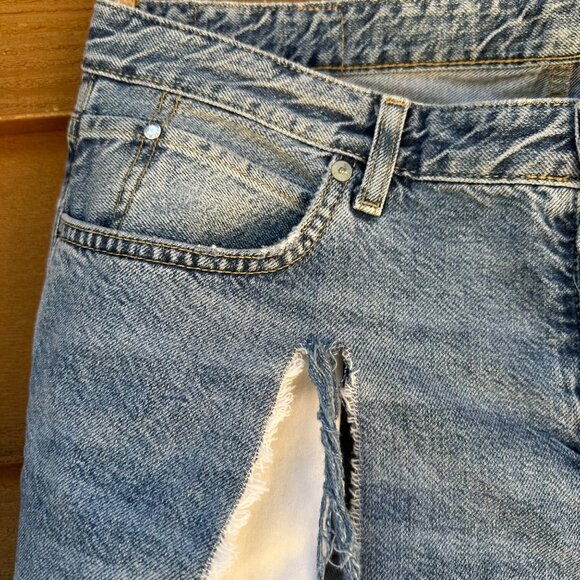 & Denim Boyfriend Fit Destroyed Taille Basse Light Blue Jeans Size 10 - Picture 6 of 13